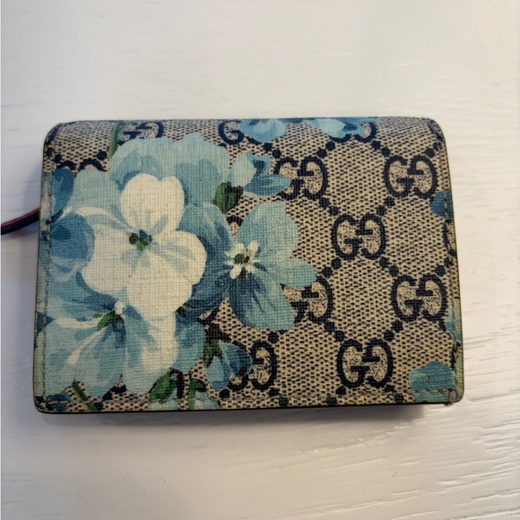 Gucci Handbags - Gucci Floral GG Supreme Card Case in Blue and Beige